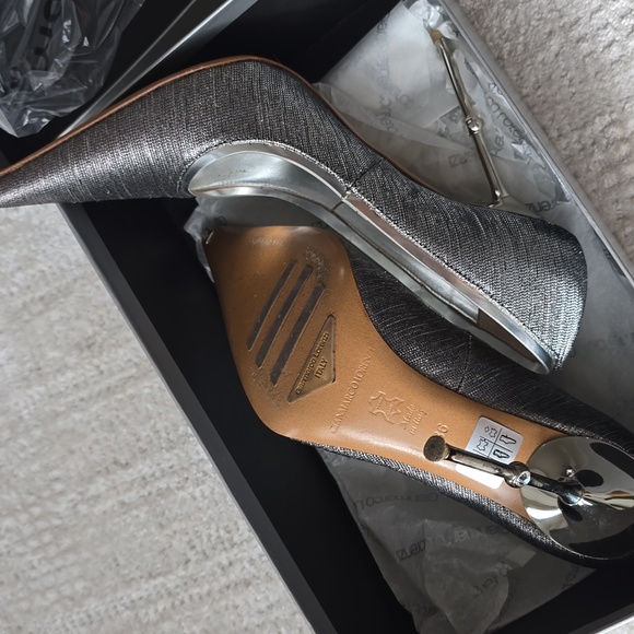 Size 6. Silver. You Can See Are New. Please No Low Blow Offers - Picture 13 of 15